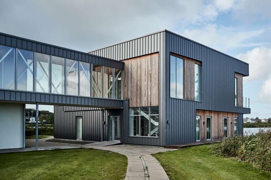 TV2 NORD – Stilistische Architektur am See, Søparken 4, 9440 Aabybro